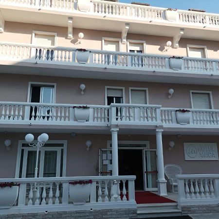 Hotel Amica Rimini Exterior photo